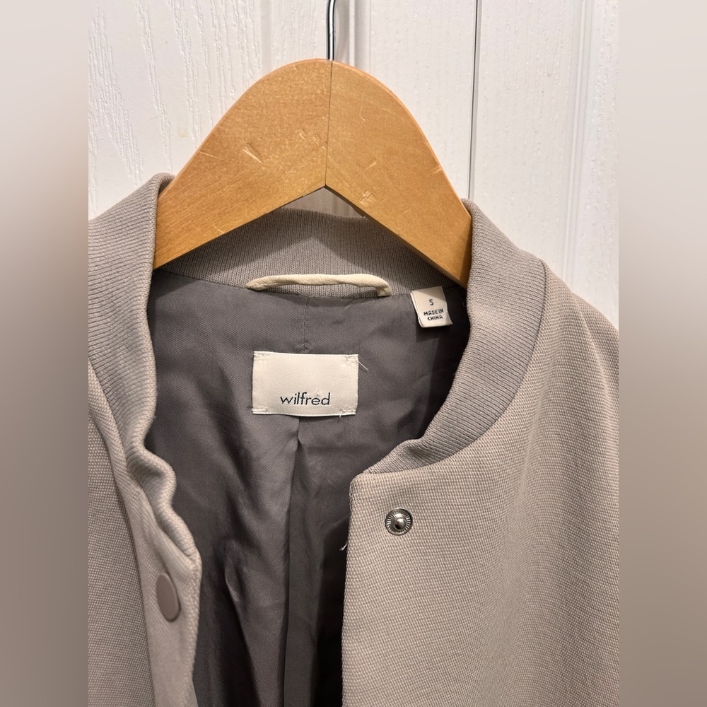 Wilfred • aritzia • Poussin Bomber • size small - Picture 4 of 7